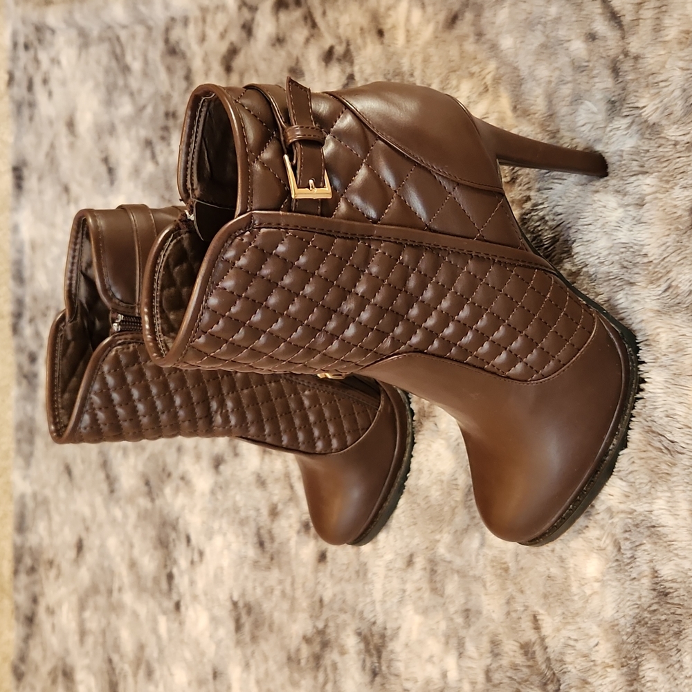 Ankle bootie boots Size 9 Brown Espresso